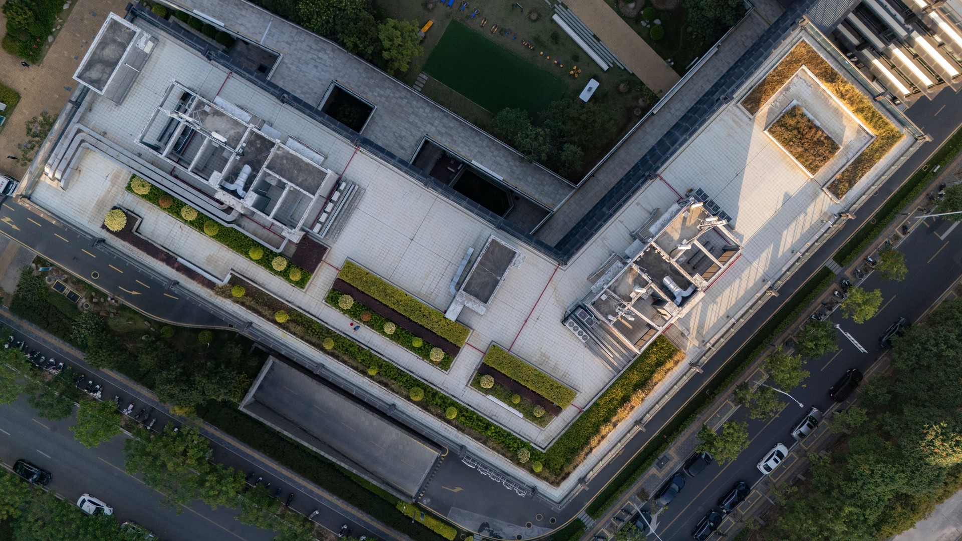 Green roofs in modern office areas